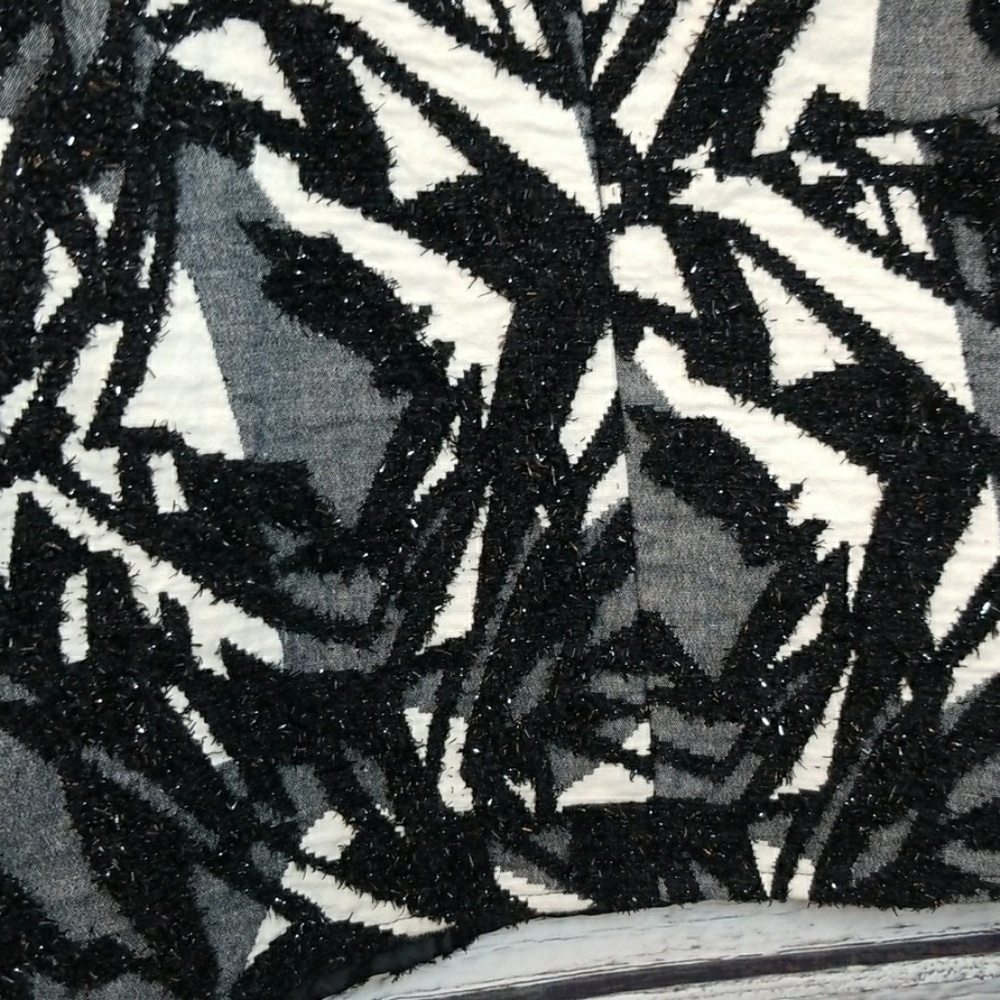 NWOT Zara RARE textured abstract A-line black white skirt sz Small - Picture 2 of 7